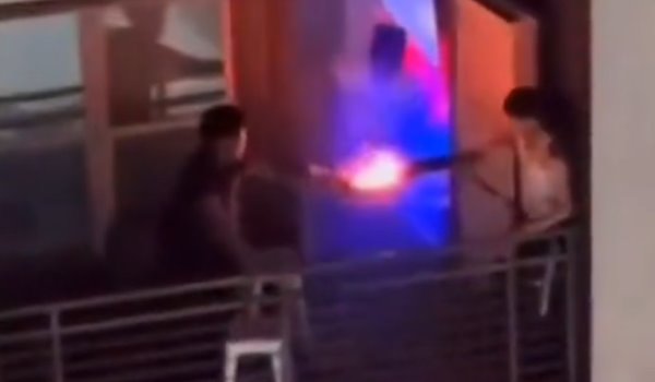 Тушить масло водой